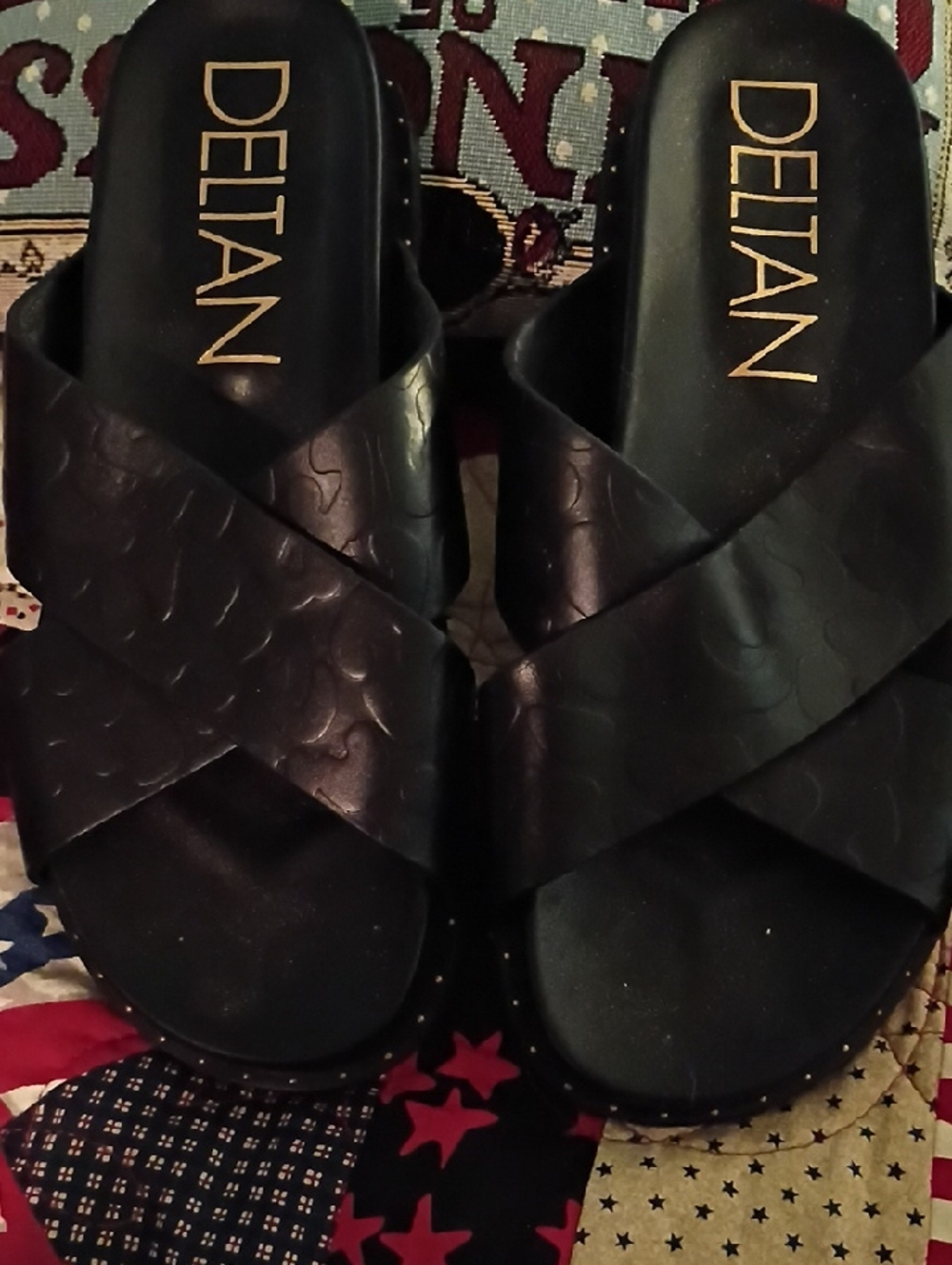 Delta Black Textured Crisscross Slide Clogs